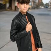 Стильна куртка зі шкірозамінника Sinsay 146