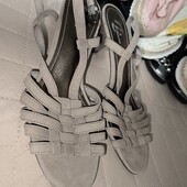 Bata 38p босоніжки з натуральної шкіри