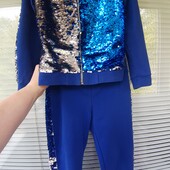 Стильний костюм з паєтками на 7-9 років