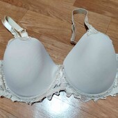 бюстгальтер гарненький 95B в гарному стані