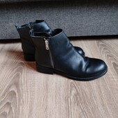 Натуральна шкіра ботінки сапожки 38 р