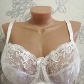 Новий! Красивий бюстгальтер на кісточках George 38D= 85D