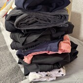 Пакет жіночих речей на хл та С-М лосіни , футболки секонд дуже дешево ! Близько 20 -25 товарів