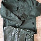 Стильная куртка ветровка и брюки под кожу