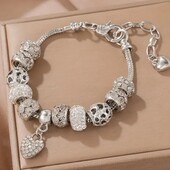 Жіночий браслет.