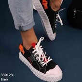 Стильні молодіжні кеди.