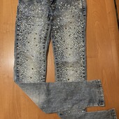 Джины с камнями ,размер 26 ,подойдут на рост 152-158