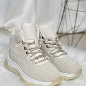 Кросівки жіночі. Зима