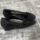Текстильные туфли под замш 39 р на танкетке