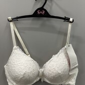 889. Бюстгальтер пушап 70C