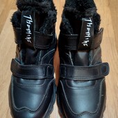 Зимові теплі кросівки черевики хайтопи для дівчинки в чудовому стані