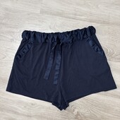 Стильні шорти від Next, розмір 12.
