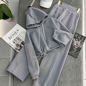 дуже теплий, якісний костюм