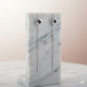 Ніжні срібні сережки-протяжки з чорним фіанітом