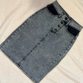 Сіра джинсова спідниця з вирізами!