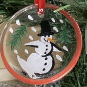 Колекційна різдвяна скляна прикраса Kosta Boda– Сніговик» – 2003 року випуску .