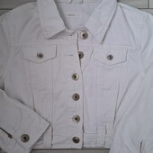 Джинсовая белая курточка