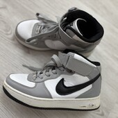 Теплі кросівки Nike Air, стильні та якісні. Розмір 36, стелька 23,5см.