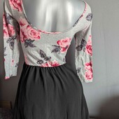 красивое трикотажное платье с вырезом на спине, можно на подростка. смотрится супер))