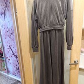 Велюровий новий костюм .