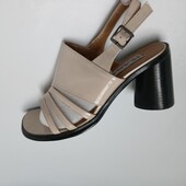 Лаковые босоножки р.36