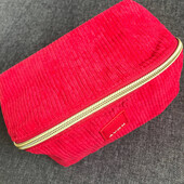 Нова косметичка Avon