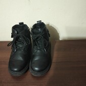 Зимові черевики для дівчинки, розмір 32.