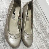 Walkx. Элегантные туфли с кожаной стелькой на небольшом каблучке 39 р