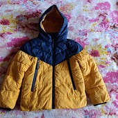 Гарна, фірмова, тепла куртка на хлопчика. 122см