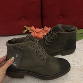 Ессо,оригінал,із натуральної замші,на овчині,розміри 38,39.Розпродаж