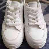 классные кроссовки состояние новых 