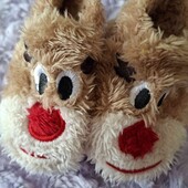 свято наближається.  новогодние тапочки