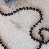 Намисто з чорних намистин