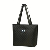 Сумка чорна стьогана з метеликом. Акція