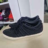 Фірменні кеди Адідас