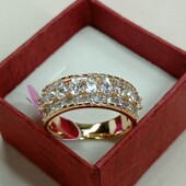 Бесподобное кольцо с дорожками фианитов. Размер 17. Позолота 585 пробы.