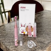 Електрична дитяча зубна щітка +3 насадки. Одна на вибір