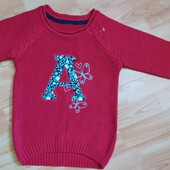 Фірмовий светрик.