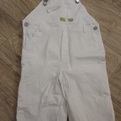 Стильный джинсовый комбинезон.