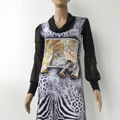 Трикотажне плаття з красивим малюнком. розмір м.