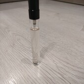 Десь 10 мл квітково-пудровий