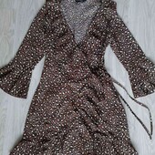 Prettylittlething стильное женское платье на запах цвет шоколад в принт размер евро 34/36