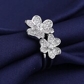 Стильное серебряное изящное кольцо с цирконами.Серебро 925 пр.