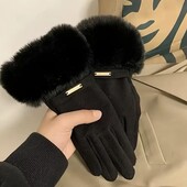 Елегантні чорні рукавички з пухнастим хутром