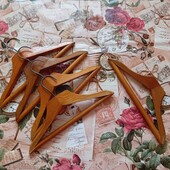 Комплект деревяних вішалок 5 штук. Довжина 36см