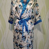 Красивий шовковий халат, стан новий