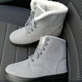 Ботинки 22.5 дефект шнурка