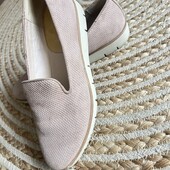 Туфли на небольшой танкетке 37 р