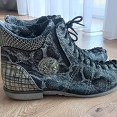 Simen демі черевики зміїний принт 39 розмір устілка-26