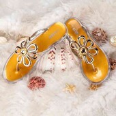 Женские Шлепанцы на силиконовой подошве.